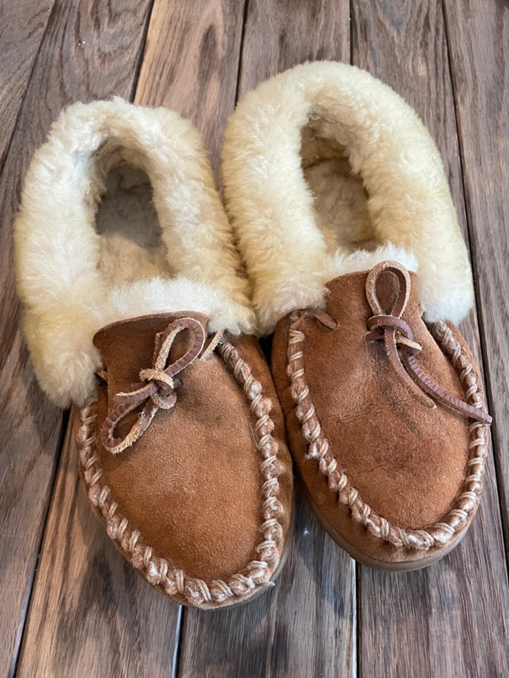 L.L. Bean Women's Wicked Good Moccasins Size 6
